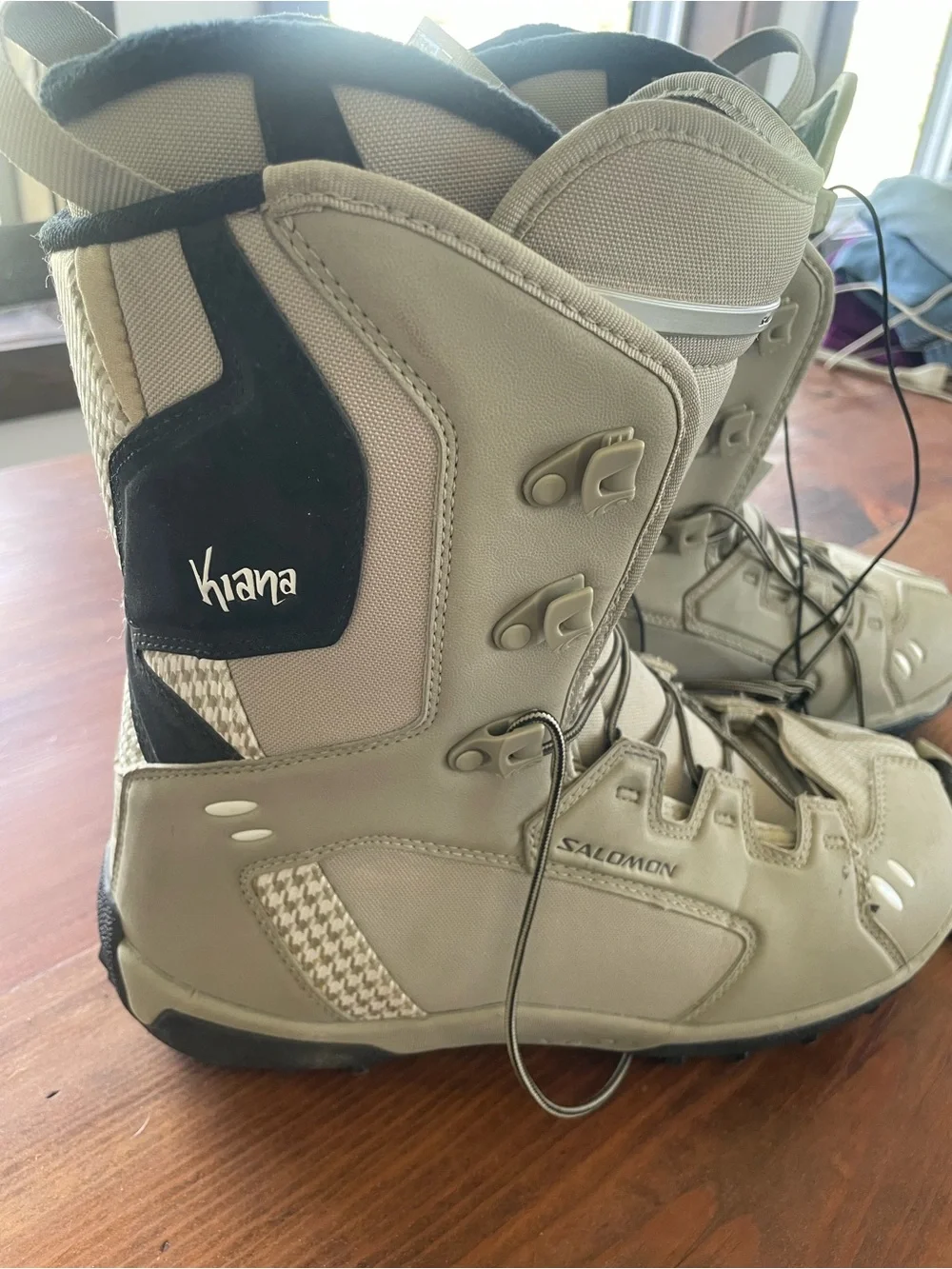 Salomon Light Gray/Ta Snowboard Boots with Black Liner